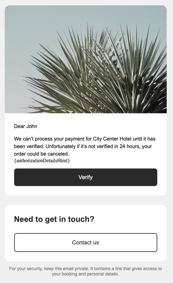 E-mail de vérification de la carte, contient un message indiquant que la carte n'a pas pu être vérifiée et que le client doit utiliser le lien vers le Mews Guest Portal pour effectuer la vérification dans les 24&nbsp;heures, faute de quoi sa réservation sera annulée.