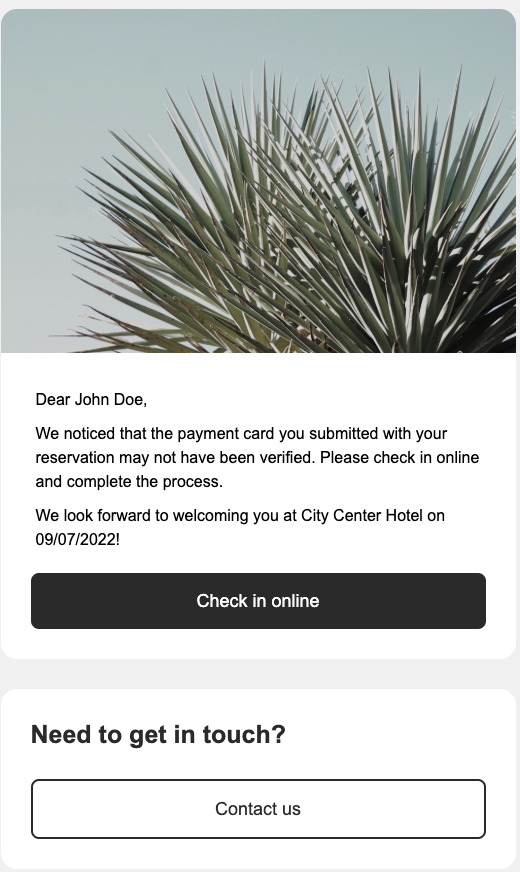 E-mail d'échec du règlement automatique, contient un message indiquant que la carte de paiement n'a pas pu être vérifiée et un lien vers le Mews Guest Portal.